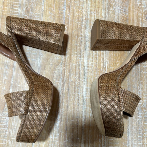 Marc Fisher “Sadel”Platform Sandal - Picture 5 of 7